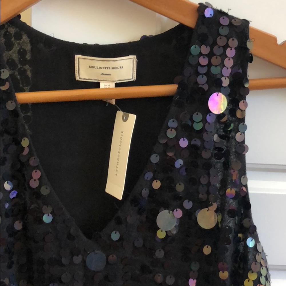 Beaded v-neck blouse - Picture 2 of 5